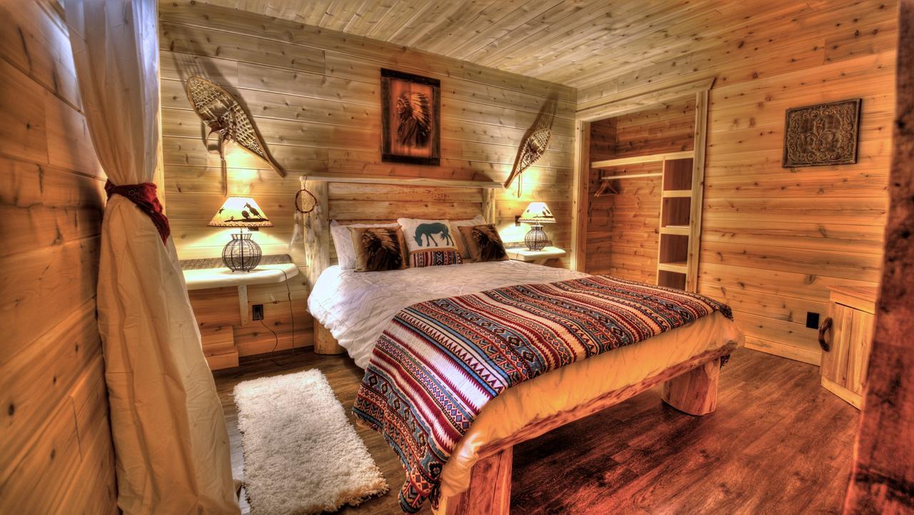 Le Bivouac - Les Chalets Spa Canada ラ・マルベー エクステリア 写真